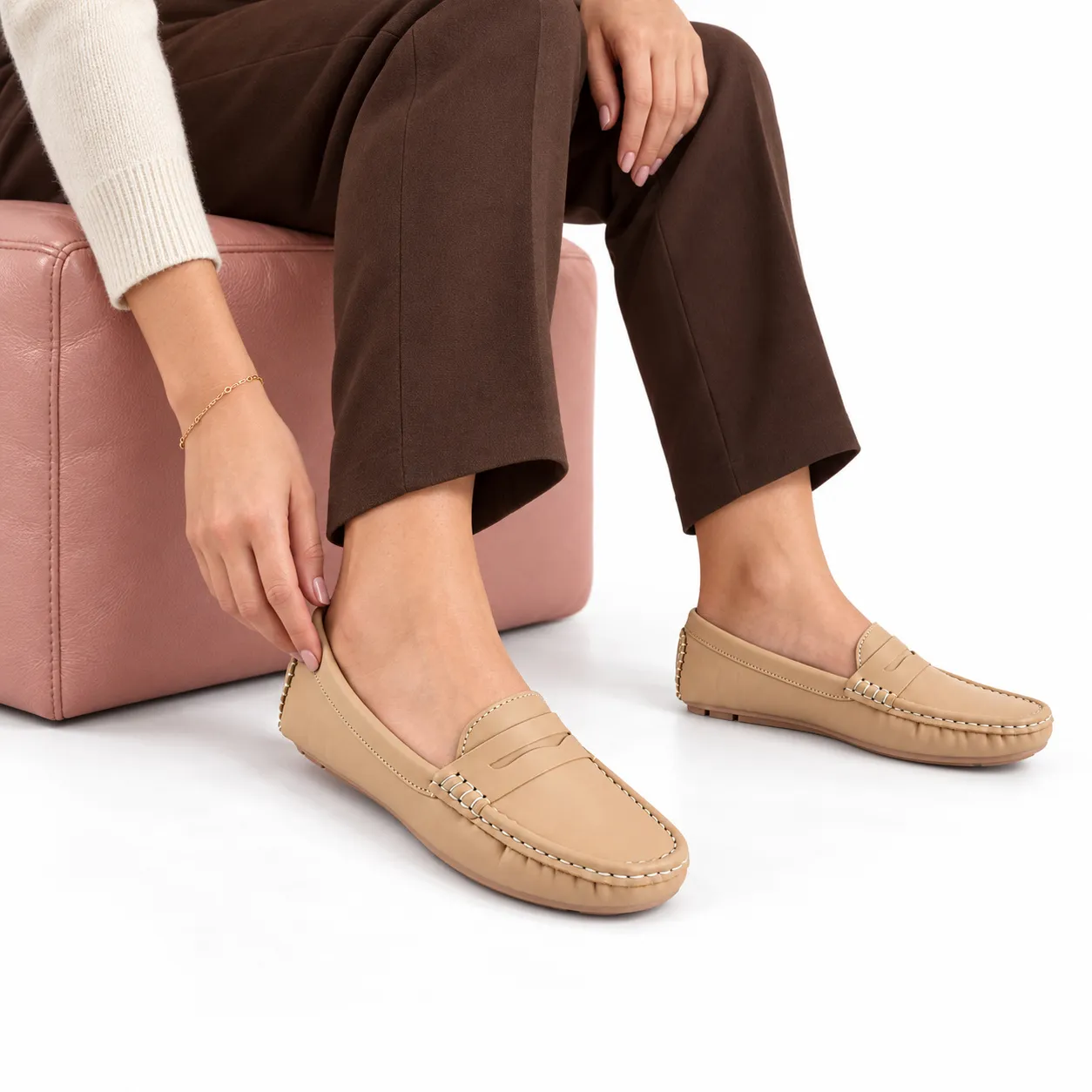 Mocassin pour femme M2024 beige ............   